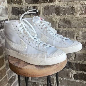 Nike Blazer basketball shoes men size 9, women 10